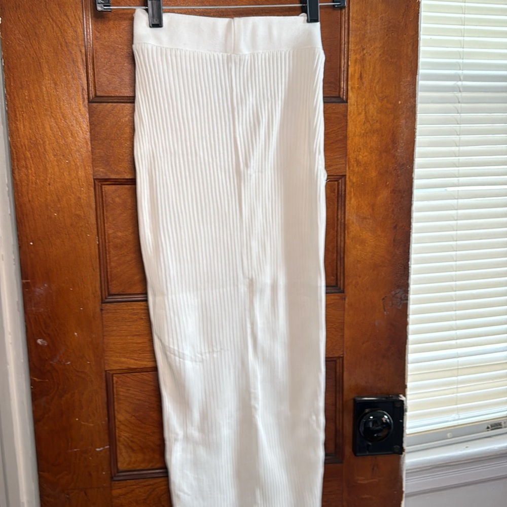 Pleated Zara Set - Picture 3 of 3
